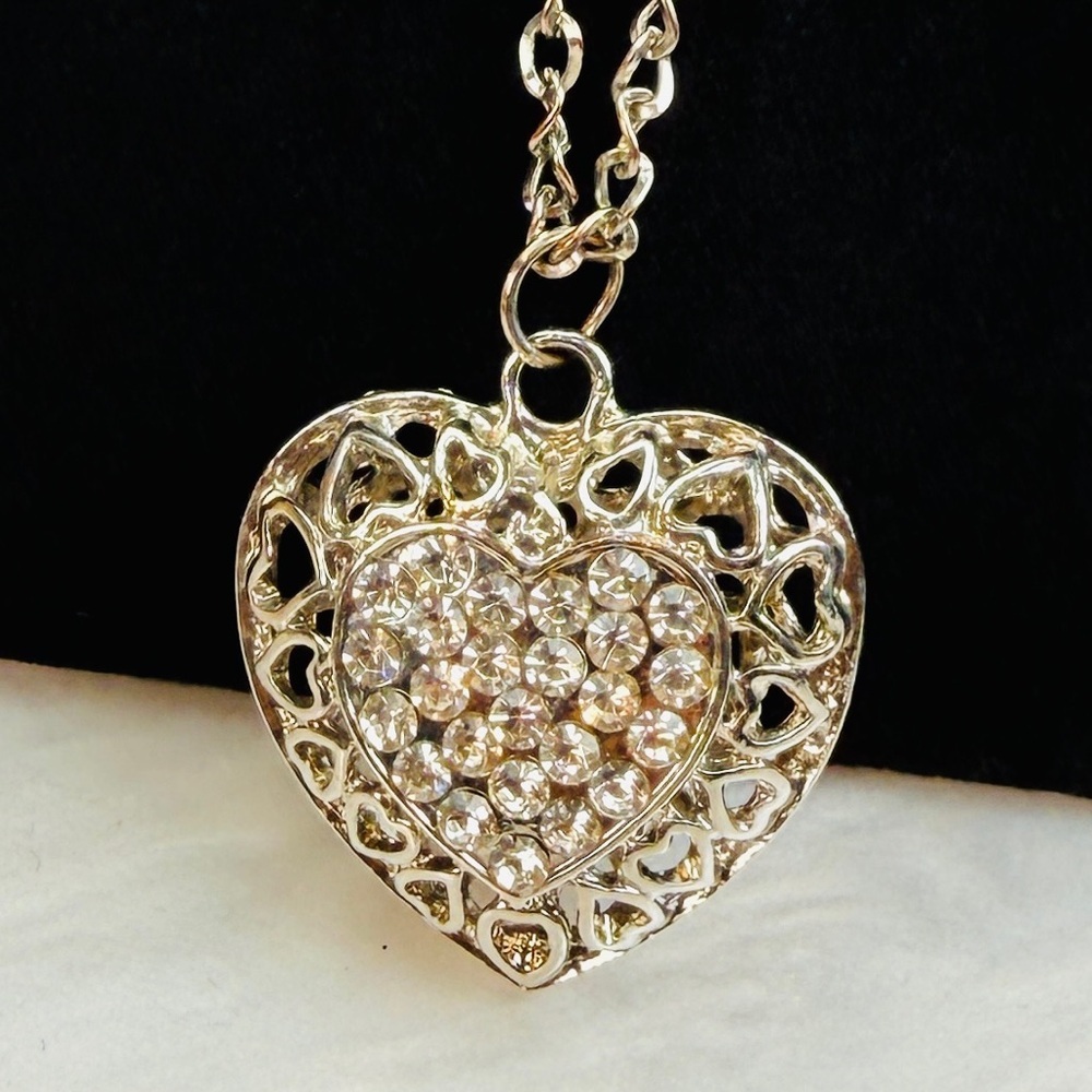 Vintage aged Silvertone bling, puff heart pendant necklace